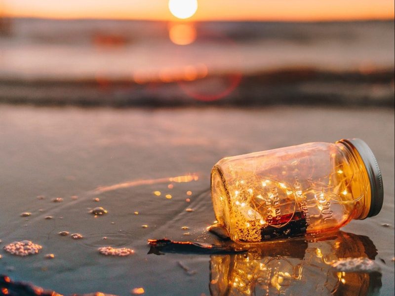 glass-gdb82c4ee6_1920